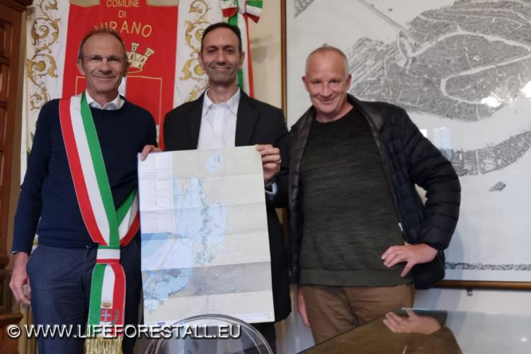 Consegna Mappe Ecoturismo al Sindaco di Mirano